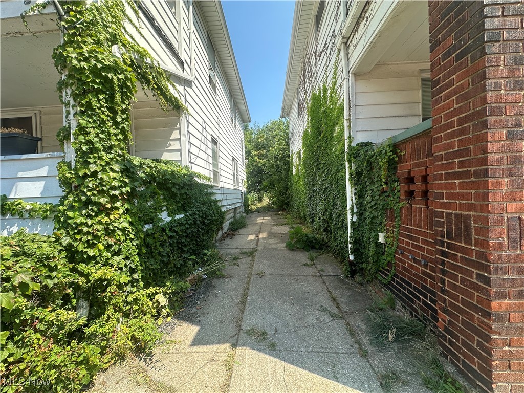 737 E 165th Street Cleveland OH 44110