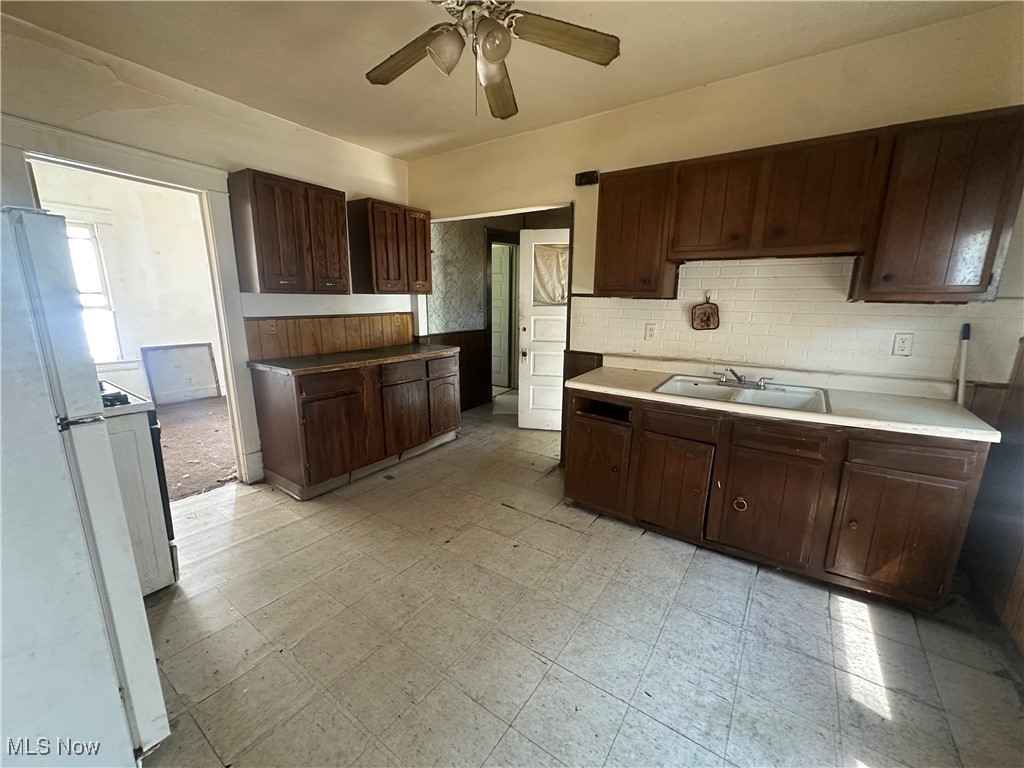 737 E 165th Street Cleveland OH 44110