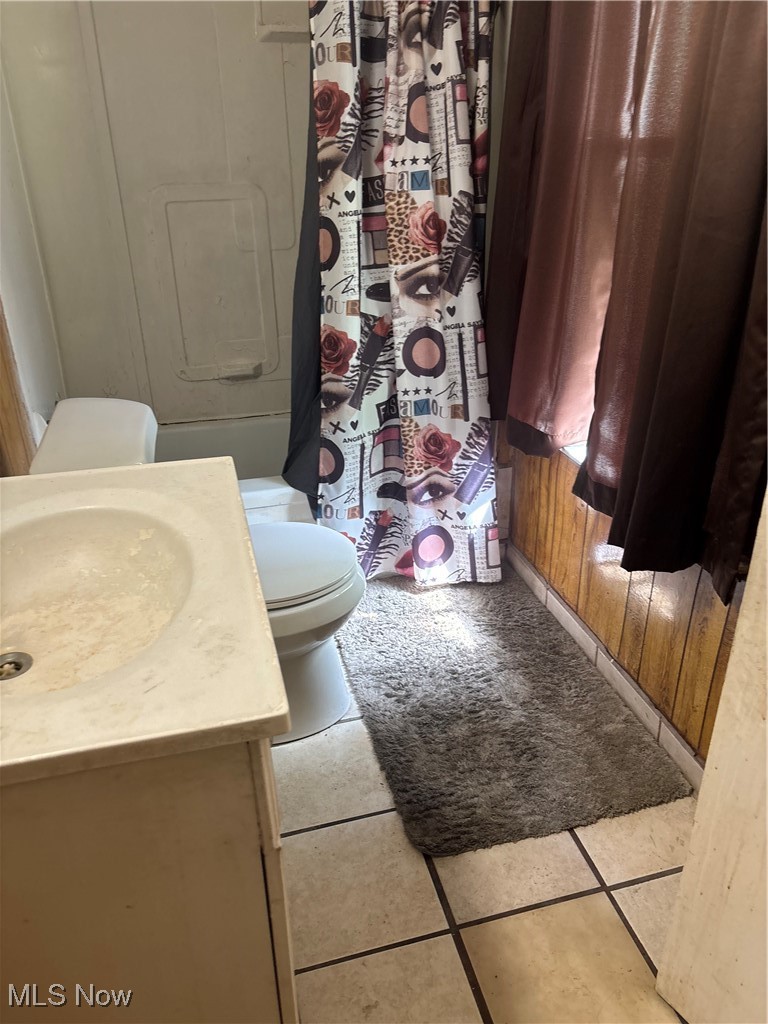 737 E 165th Street Cleveland OH 44110