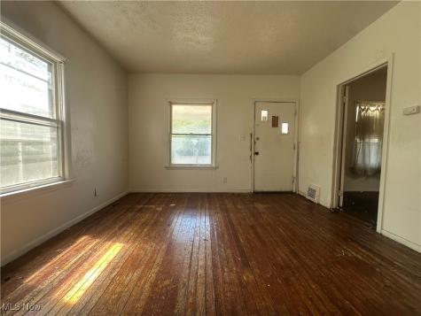 737 E 165th Street Cleveland OH 44110