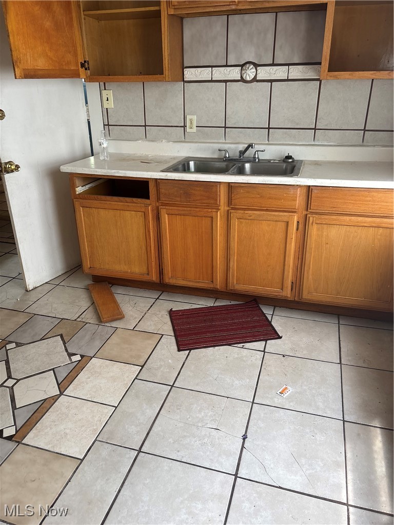 737 E 165th Street Cleveland OH 44110