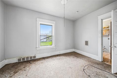 6732 Edna Avenue Cleveland OH 44103