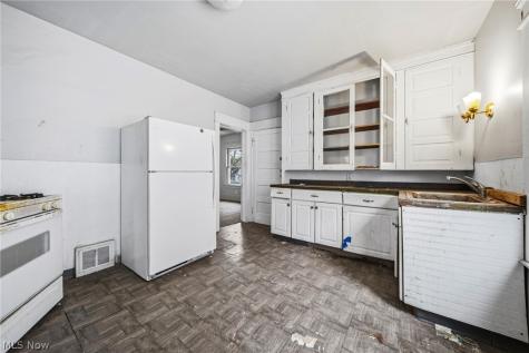 6732 Edna Avenue Cleveland OH 44103