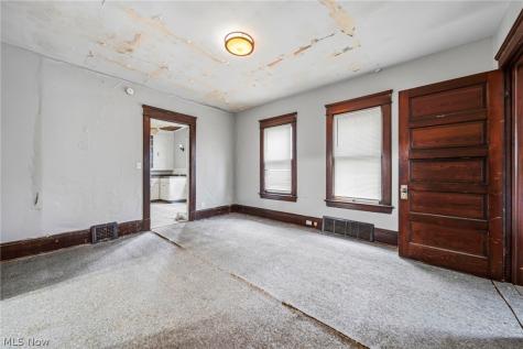 6732 Edna Avenue Cleveland OH 44103