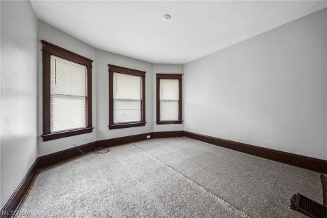 6732 Edna Avenue Cleveland OH 44103