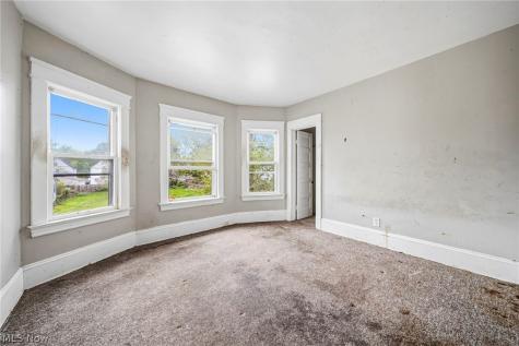 6732 Edna Avenue Cleveland OH 44103