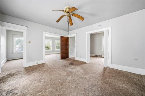 6732 Edna Avenue Cleveland OH 44103