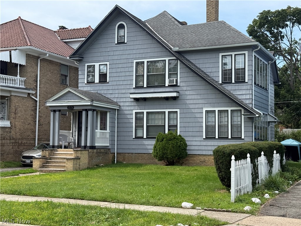 1574 Glenmont Road East Cleveland OH 44118