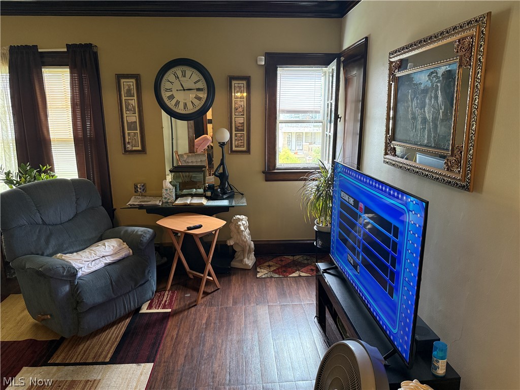 1574 Glenmont Road East Cleveland OH 44118