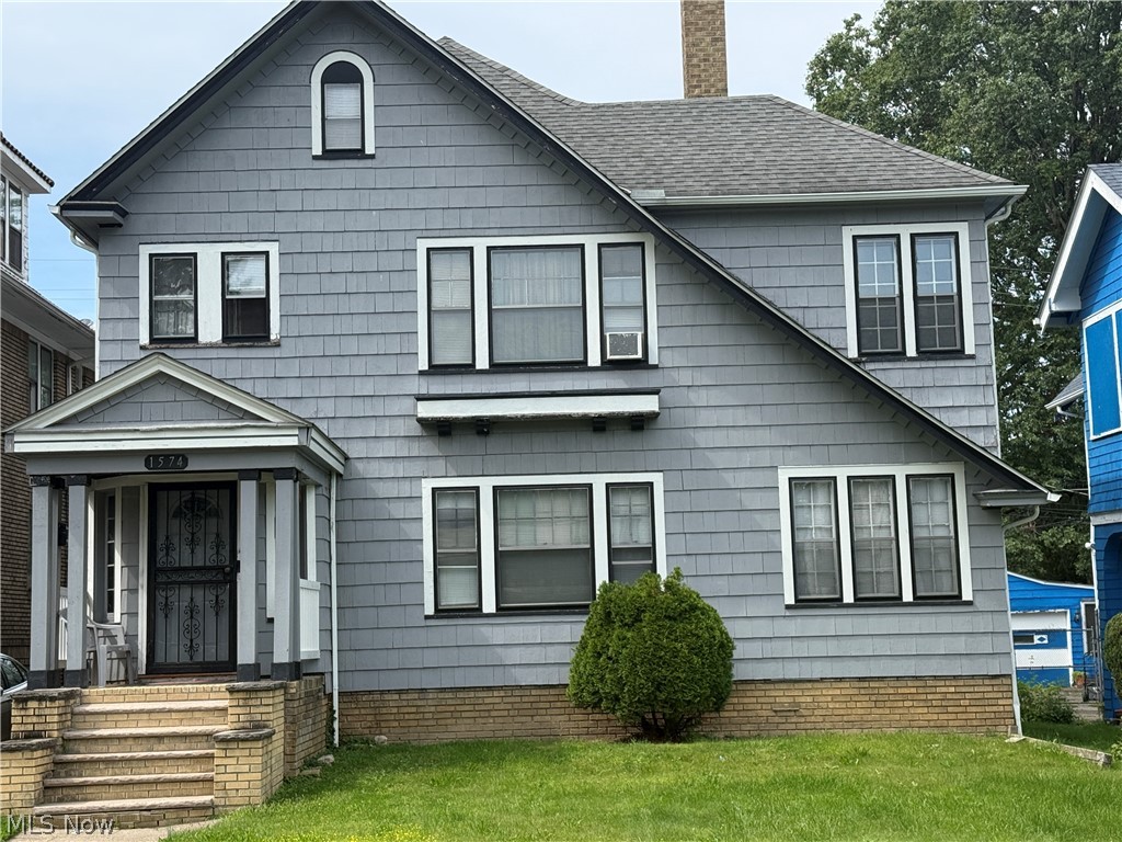 1574 Glenmont Road East Cleveland OH 44118