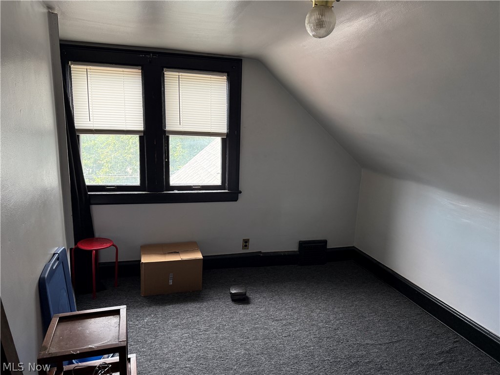 1574 Glenmont Road East Cleveland OH 44118