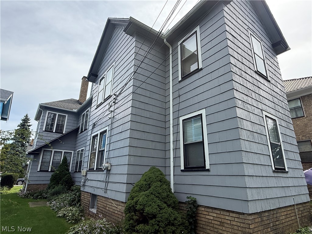1574 Glenmont Road East Cleveland OH 44118