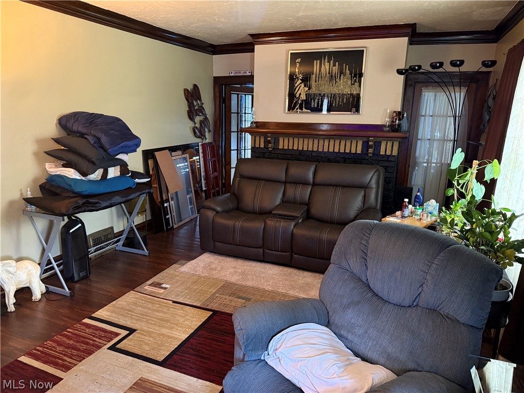 1574 Glenmont Road East Cleveland OH 44118