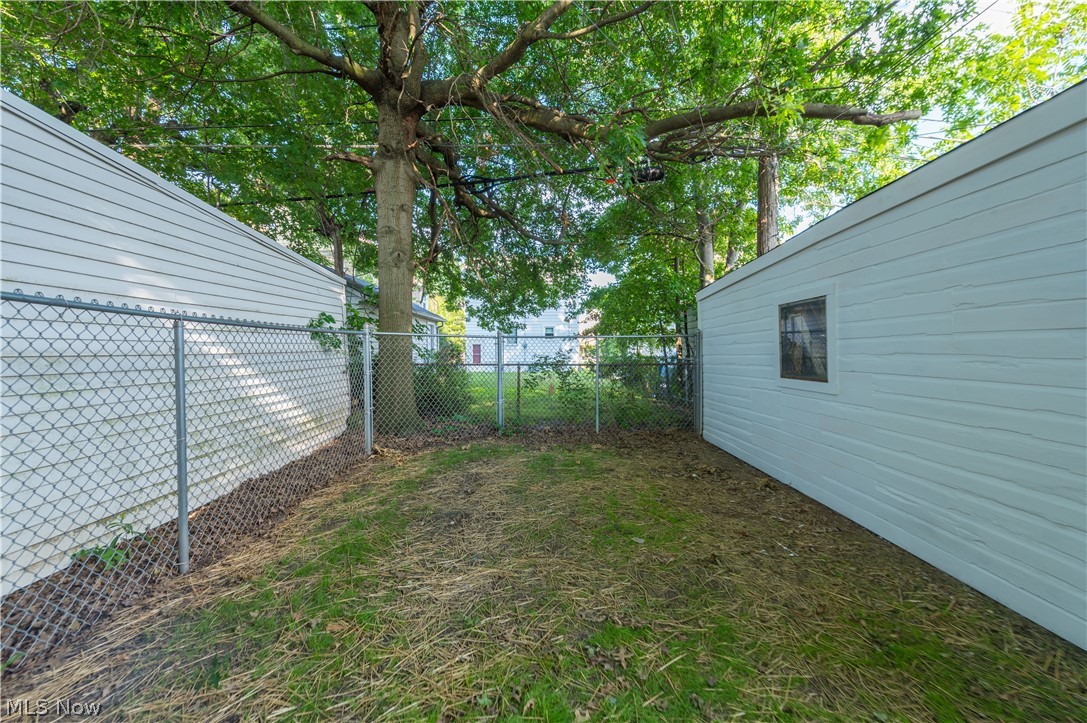 2200-2202 Wyandotte Avenue Lakewood OH 44107