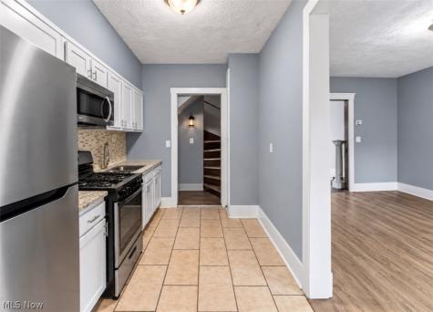 7507 Lawnview Avenue Cleveland OH 44103