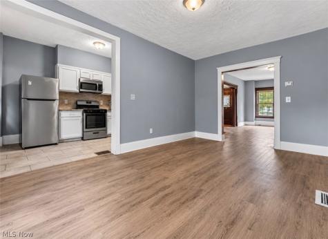 7507 Lawnview Avenue Cleveland OH 44103