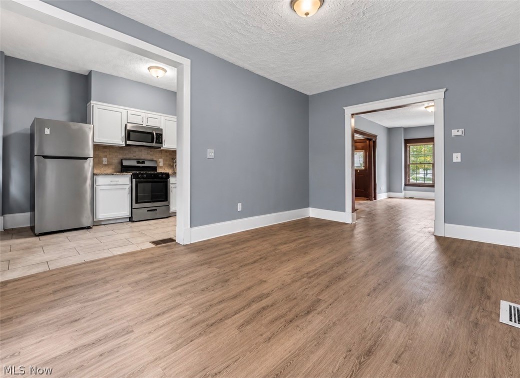 7507 Lawnview Avenue Cleveland OH 44103