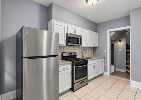 7507 Lawnview Avenue Cleveland OH 44103
