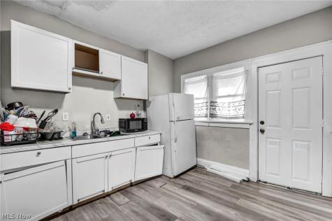 891 Paxton Road Cleveland OH 44108