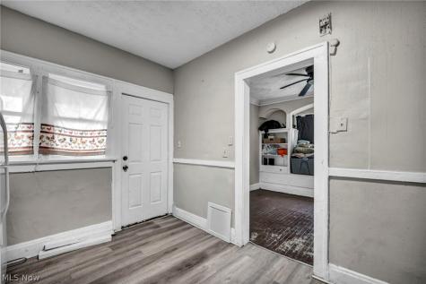 891 Paxton Road Cleveland OH 44108
