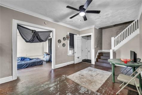 891 Paxton Road Cleveland OH 44108