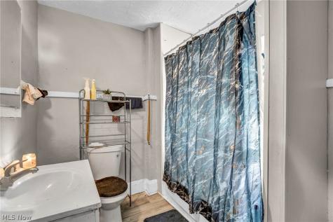 891 Paxton Road Cleveland OH 44108