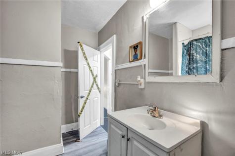 891 Paxton Road Cleveland OH 44108