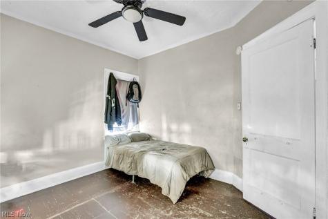 891 Paxton Road Cleveland OH 44108