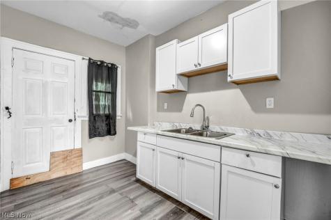 891 Paxton Road Cleveland OH 44108