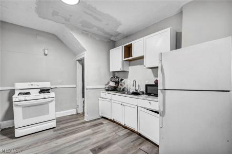 891 Paxton Road Cleveland OH 44108