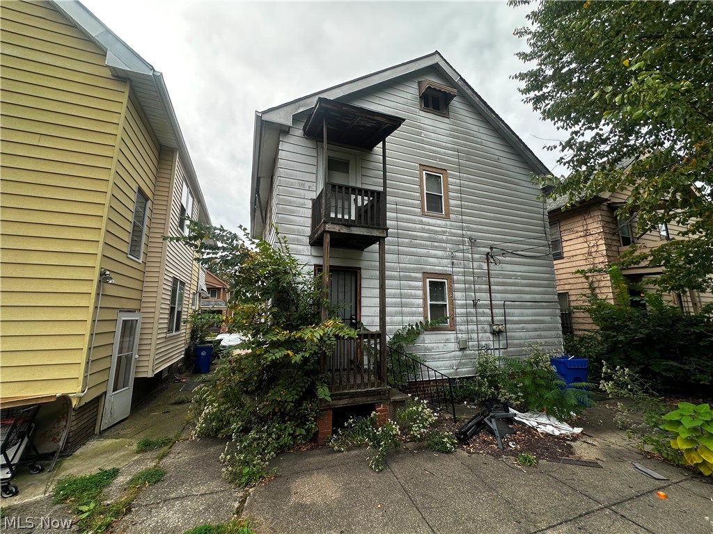 941 Alhambra Road Cleveland OH 44110