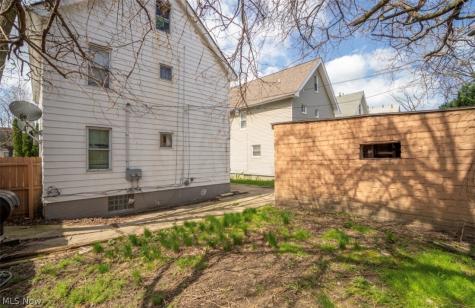 817 Alhambra Road Cleveland OH 44110