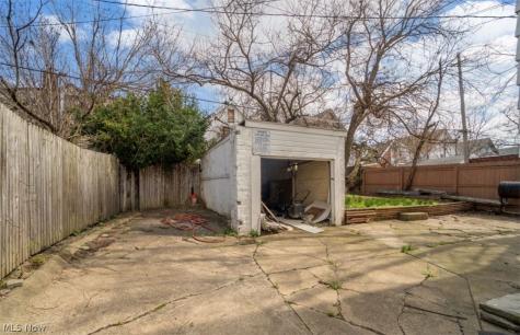 817 Alhambra Road Cleveland OH 44110