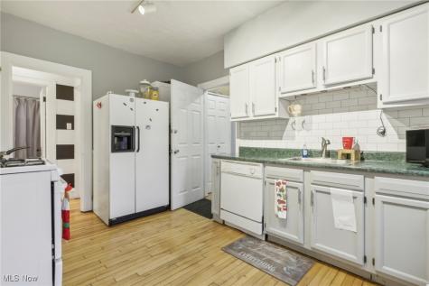 10331 Linnet Avenue Cleveland OH 44111