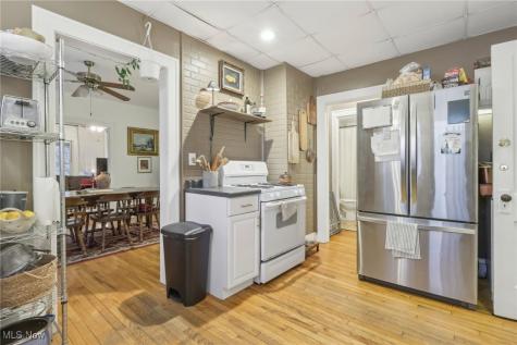 10331 Linnet Avenue Cleveland OH 44111