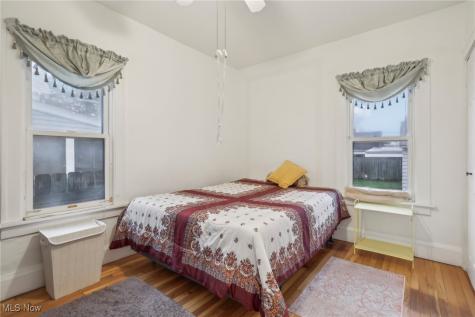 10331 Linnet Avenue Cleveland OH 44111