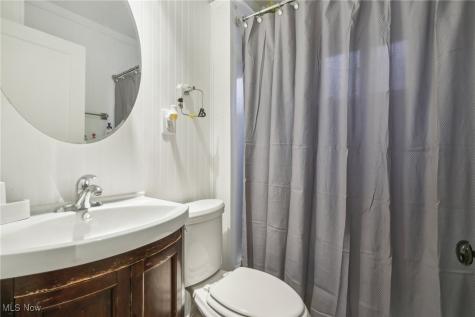 10331 Linnet Avenue Cleveland OH 44111