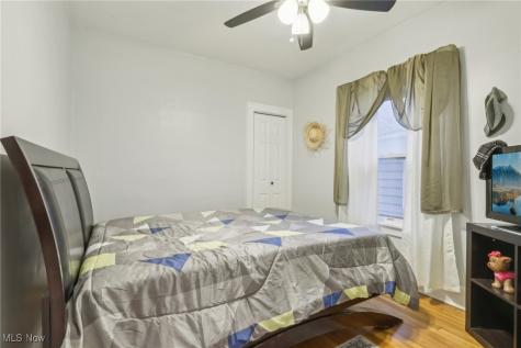 10331 Linnet Avenue Cleveland OH 44111