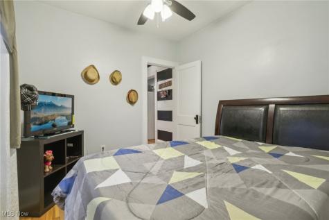 10331 Linnet Avenue Cleveland OH 44111