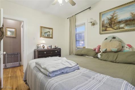 10331 Linnet Avenue Cleveland OH 44111