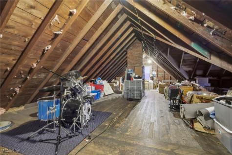 10331 Linnet Avenue Cleveland OH 44111