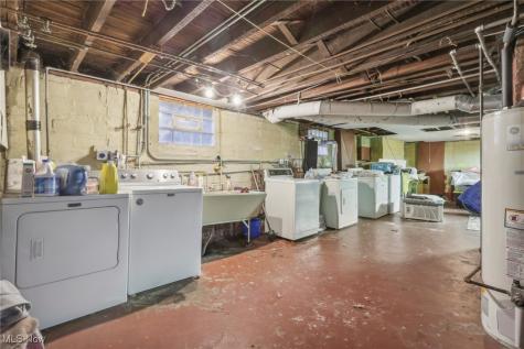 10331 Linnet Avenue Cleveland OH 44111