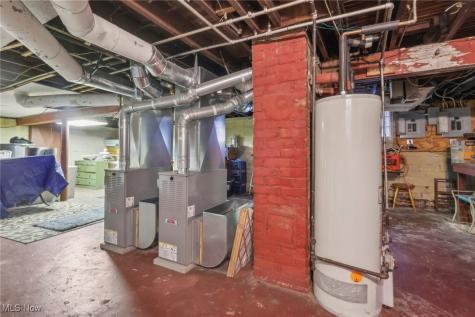 10331 Linnet Avenue Cleveland OH 44111