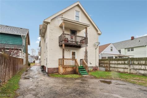 10331 Linnet Avenue Cleveland OH 44111
