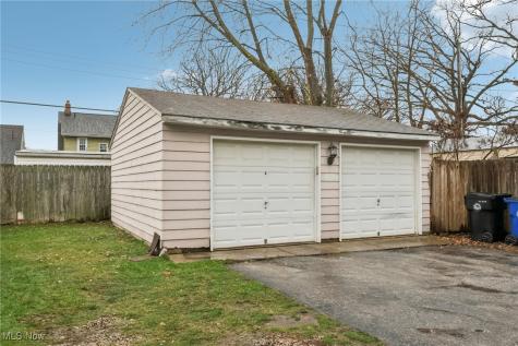 10331 Linnet Avenue Cleveland OH 44111