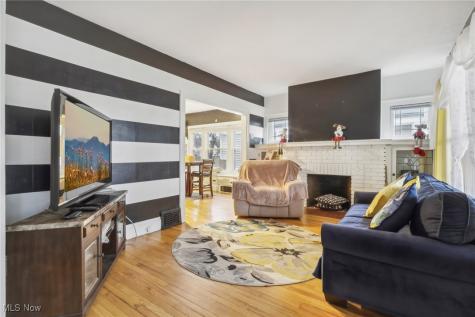 10331 Linnet Avenue Cleveland OH 44111