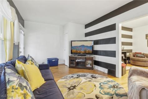 10331 Linnet Avenue Cleveland OH 44111