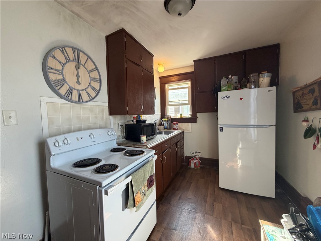 436 Locust Street Coshocton OH 43812