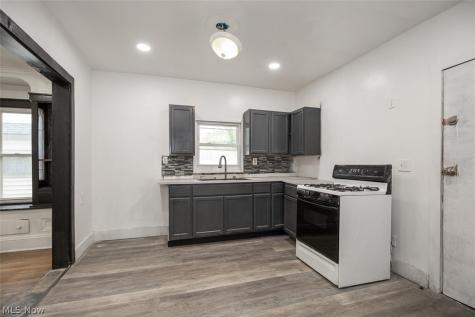 3867 E 147th Street Cleveland OH 44128