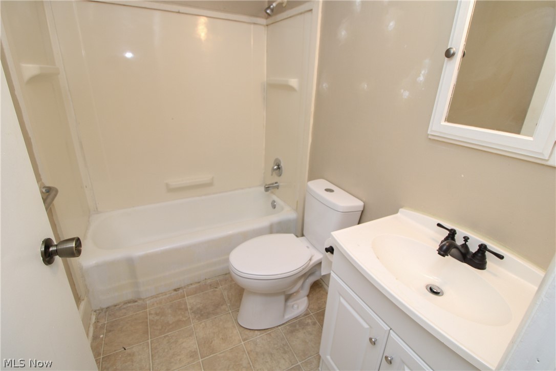 5173 Palmyra Road SW Warren OH 44481